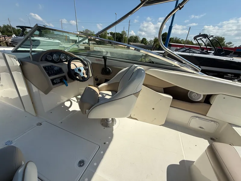 Slide: The Image of Regal 2200 Bowrider 2003 - 15