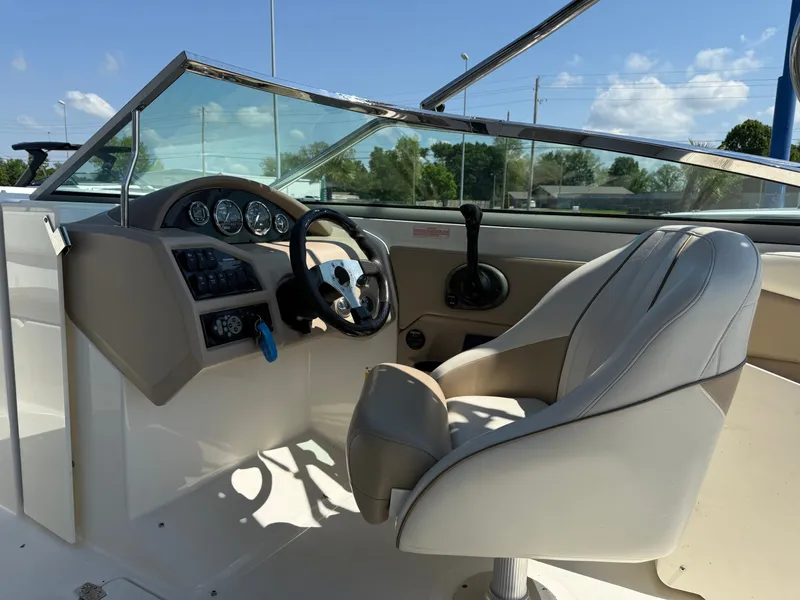 Slide: The Image of Regal 2200 Bowrider 2003 - 17