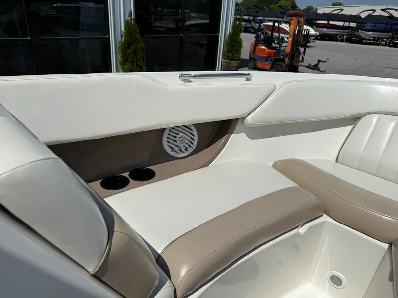 Slide: The Image of Regal 2200 Bowrider 2003 - 26