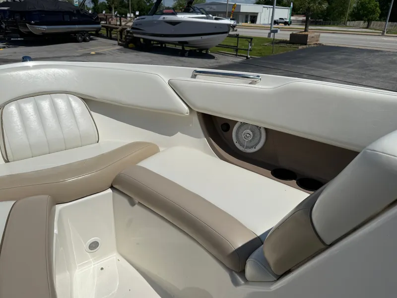 Slide: The Image of Regal 2200 Bowrider 2003 - 27