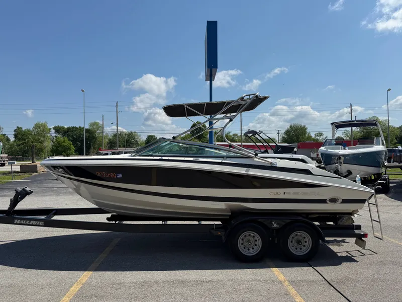 Slide: The Image of Regal 2200 Bowrider 2003 - 5