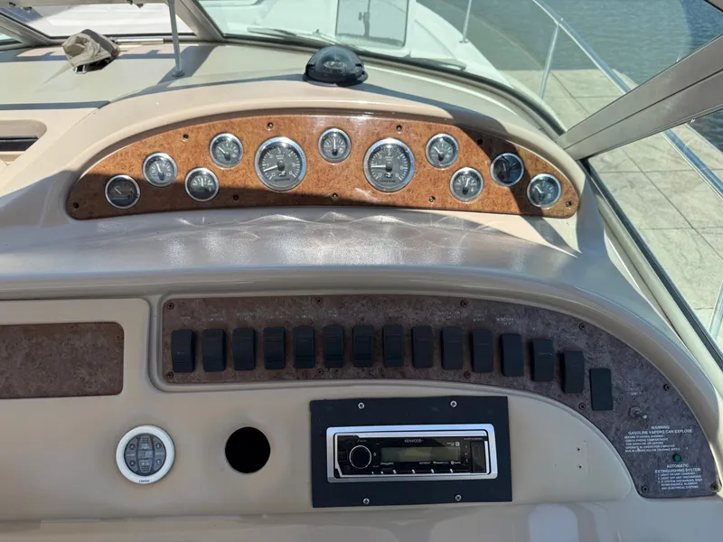 Slide: The Image of Sea Ray Sundancer 310 1999 - 17