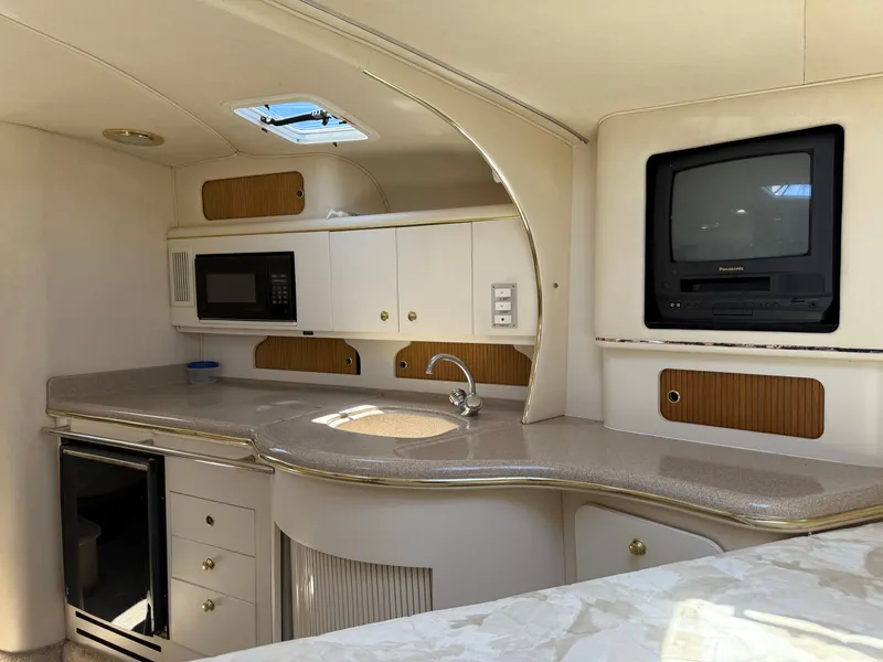 Slide: The Image of Sea Ray Sundancer 310 1999 - 23