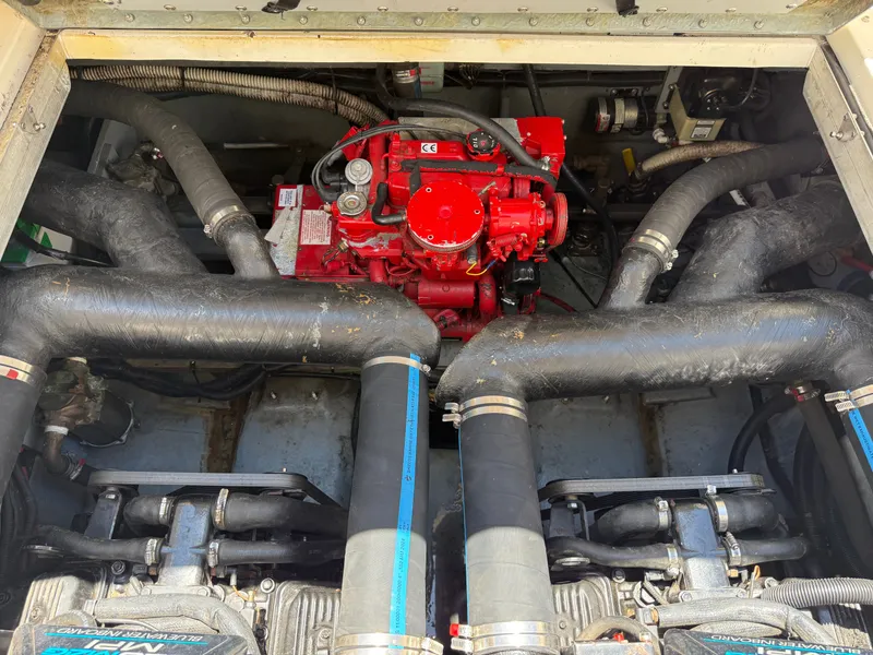 Slide: The Image of Sea Ray Sundancer 310 1999 - 27