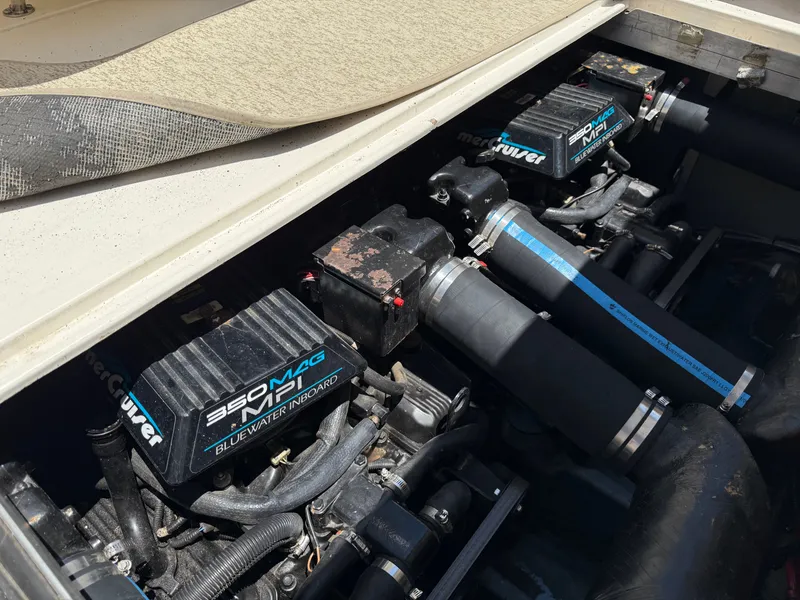 Slide: The Image of Sea Ray Sundancer 310 1999 - 28