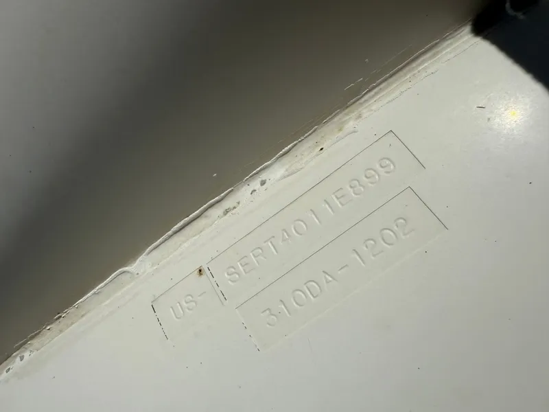 Slide: The Image of Sea Ray Sundancer 310 1999 - 32