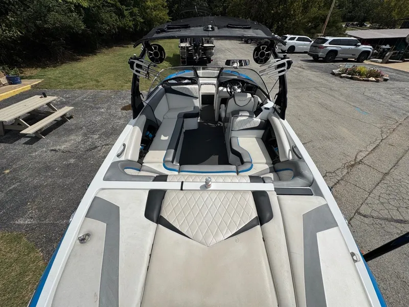 Slide: The Image of Tigé RZ4 2015 - 5