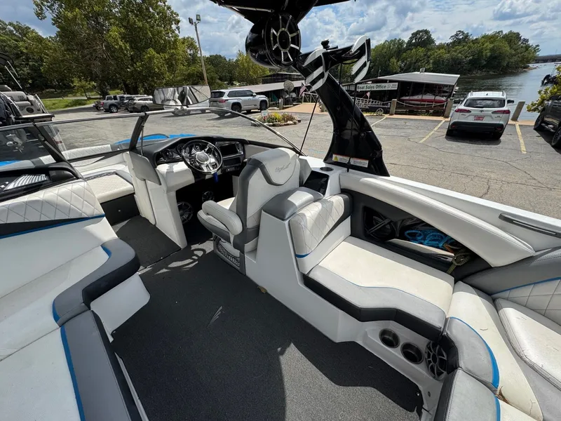 Slide: The Image of Tigé RZ4 2015 - 8