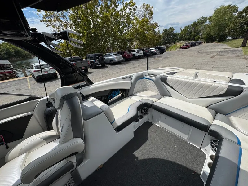 Slide: The Image of Tigé RZ4 2015 - 9