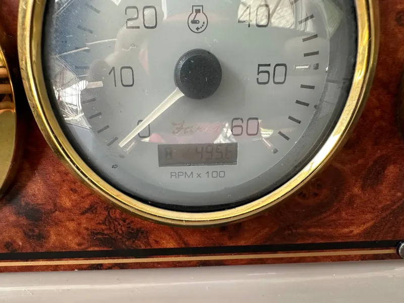 Slide: The Image of Wellcraft 3300 Martinique 2002 - 18