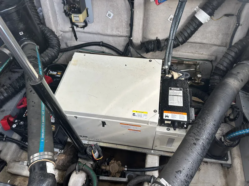 Slide: The Image of Wellcraft 3300 Martinique 2002 - 19