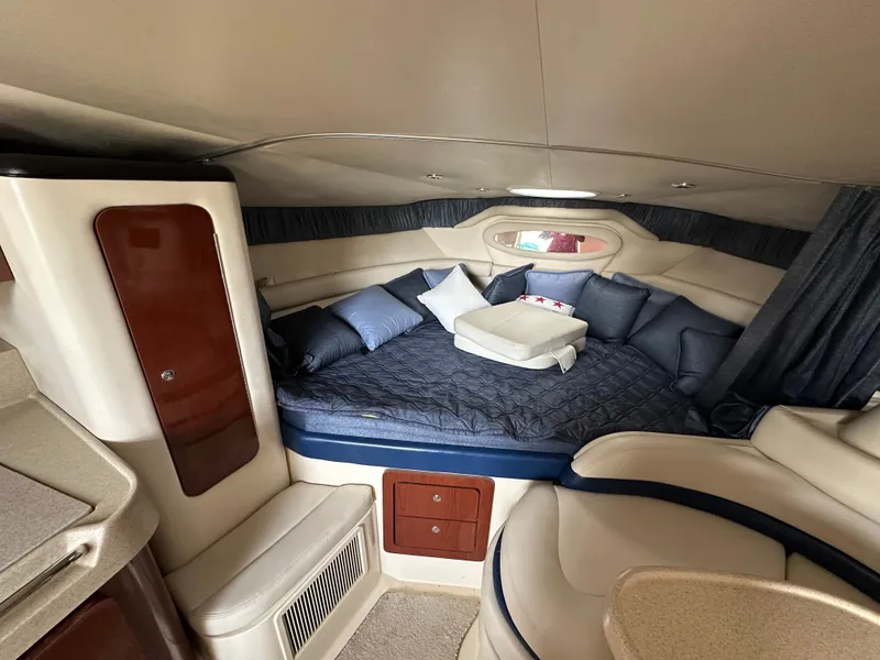 Slide: The Image of Wellcraft 3300 Martinique 2002 - 27