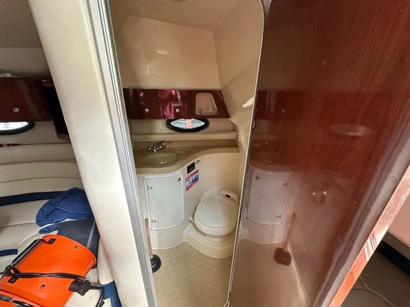 Slide: The Image of Wellcraft 3300 Martinique 2002 - 30