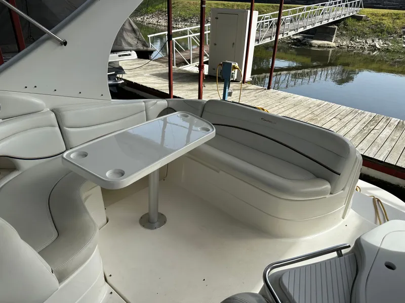 Slide: The Image of Wellcraft 3300 Martinique 2002 - 5