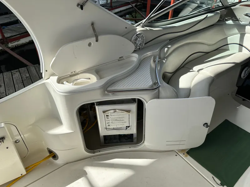 Slide: The Image of Wellcraft 3300 Martinique 2002 - 7