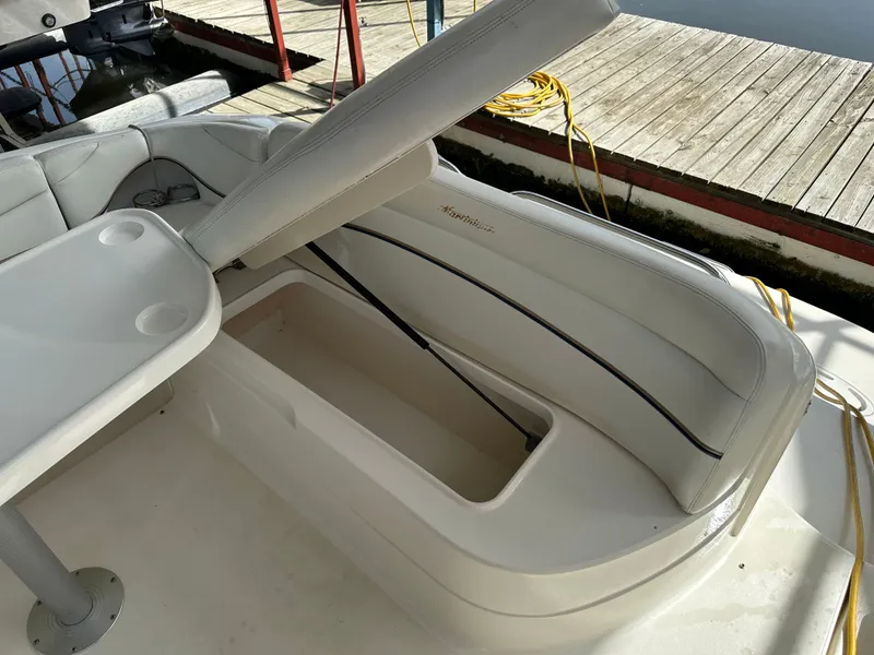 Slide: The Image of Wellcraft 3300 Martinique 2002 - 8