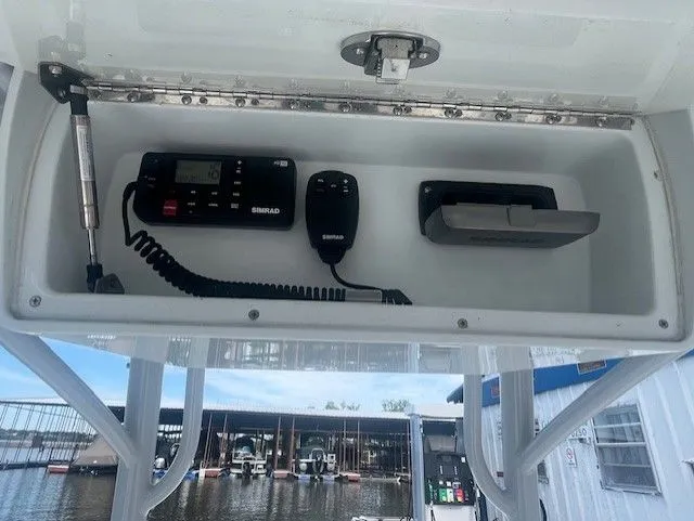 Slide: The Image of Yellowfin 24 Bay 2013 - 10