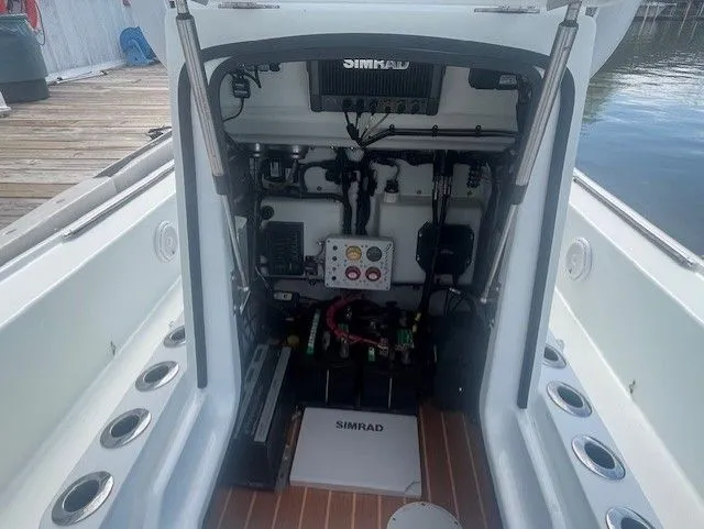 Slide: The Image of Yellowfin 24 Bay 2013 - 15