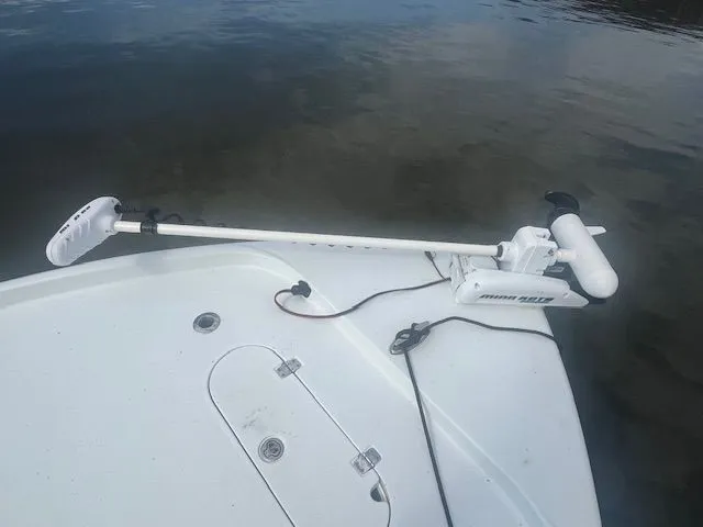 Slide: The Image of Yellowfin 24 Bay 2013 - 16