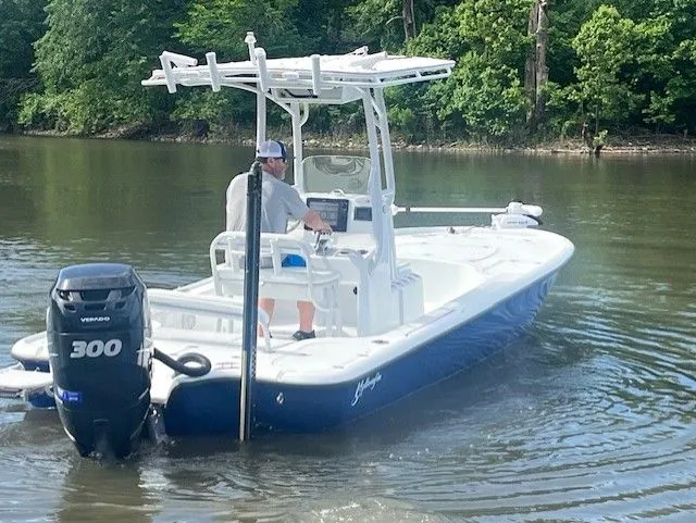 Slide: The Image of Yellowfin 24 Bay 2013 - 20