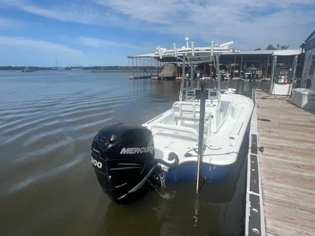 Slide: The Image of Yellowfin 24 Bay 2013 - 4