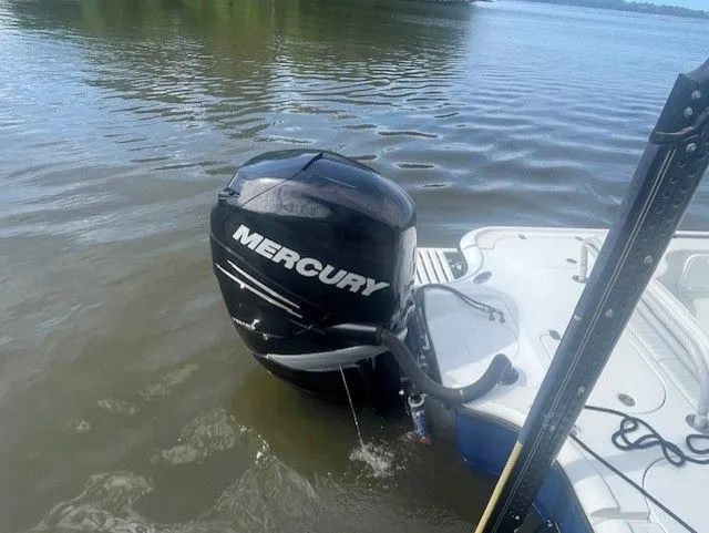 Slide: The Image of Yellowfin 24 Bay 2013 - 5