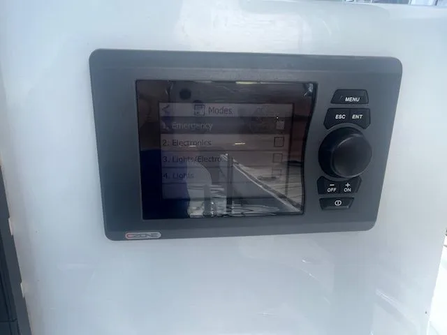 Slide: The Image of Yellowfin 24 Bay 2013 - 9