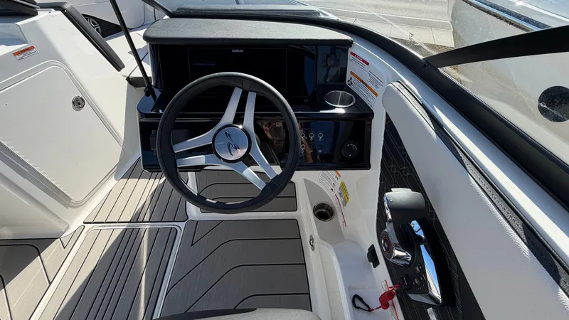 Slide: The Image of Sea Ray SPX 210 Outboard 2026 - 17