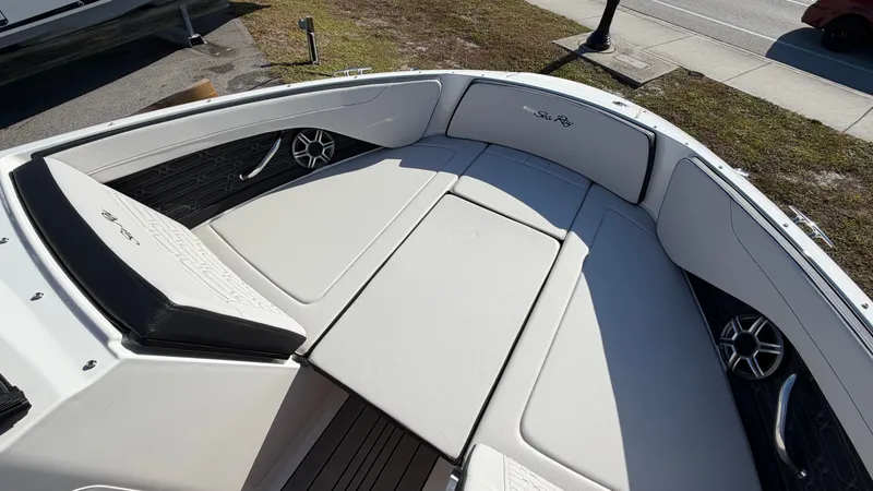 Slide: The Image of Sea Ray SPX 210 Outboard 2026 - 23