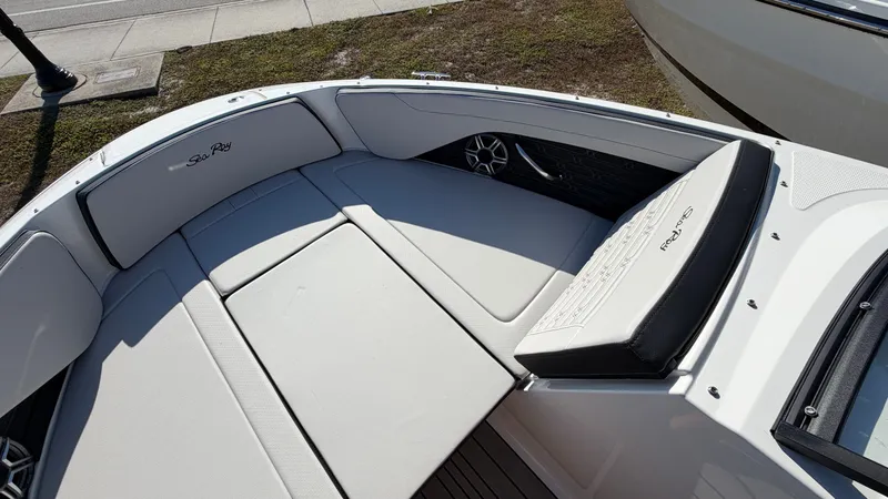Slide: The Image of Sea Ray SPX 210 Outboard 2026 - 24