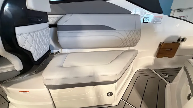 Slide: The Image of Sea Ray SLX 260 Outboard 2026 - 10