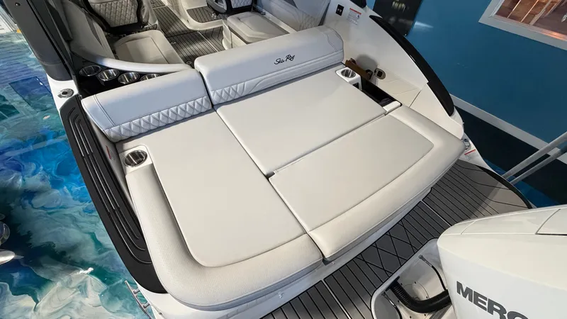 Slide: The Image of Sea Ray SLX 260 Outboard 2026 - 2