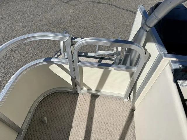Slide: The Image of 2007 Bennington 2275 GL pontoon boat gate and railing detail. - 42