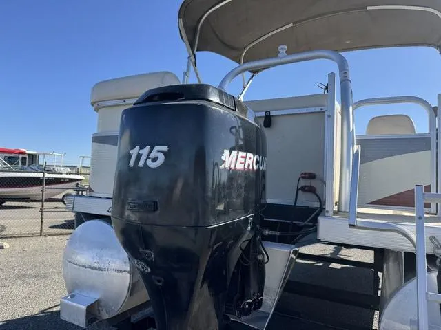 Slide: The Image of 2007 Bennington 2275 GL pontoon boat with Mercury 115 outboard motor. - 5