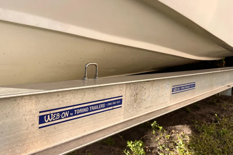 Slide: The Image of Tire and loading information label on a 2017 Panga Minsa trailer. - 26