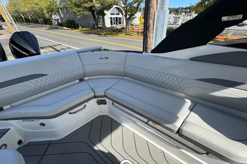 Slide: The Image of Sea Ray SLX 280 Outboard 2026 - 10