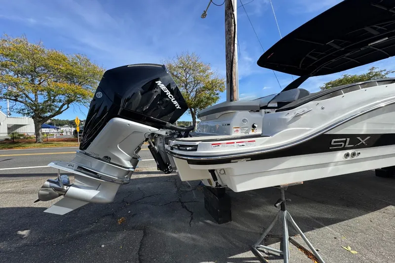 Slide: The Image of Sea Ray SLX 280 Outboard 2026 - 2
