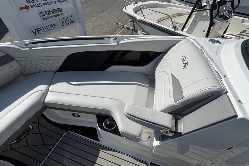 Slide: The Image of Sea Ray SLX 280 Outboard 2026 - 26