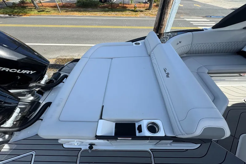 Slide: The Image of Sea Ray SLX 280 Outboard 2026 - 5