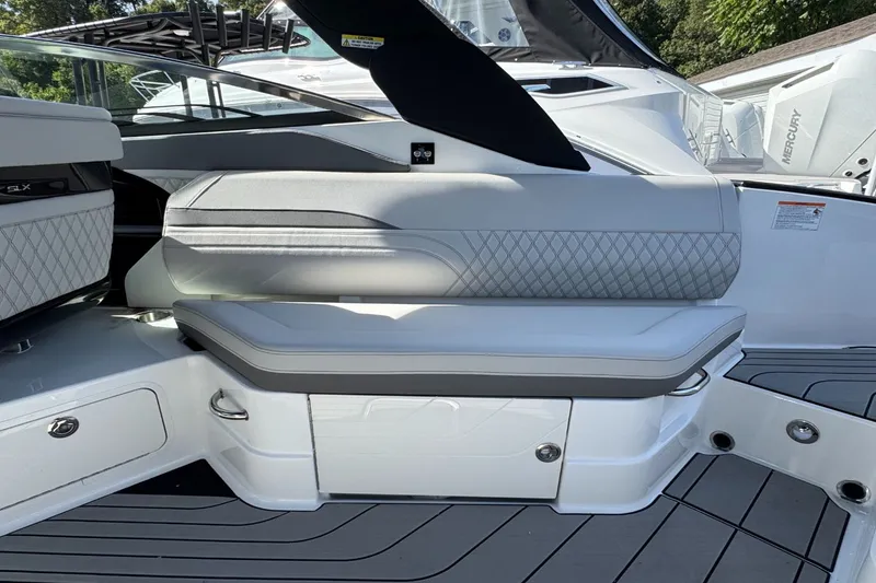 Slide: The Image of Sea Ray SLX 280 Outboard 2026 - 6