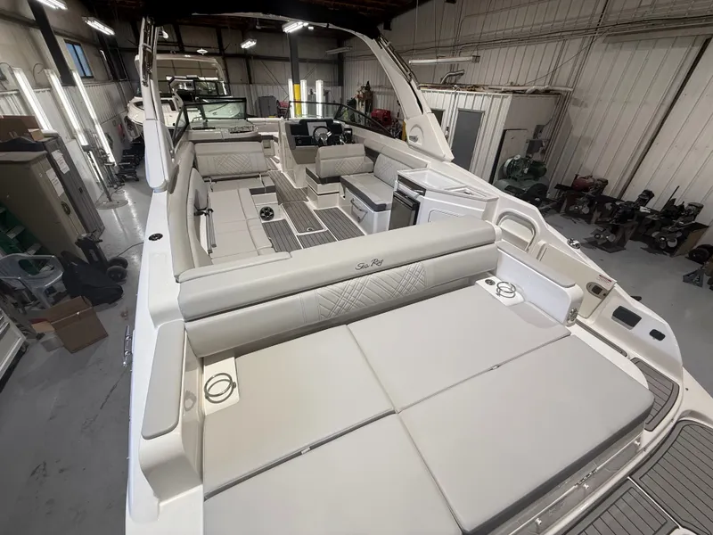 Slide: The Image of Sea Ray SDX 290 Outboard 2026 - 10