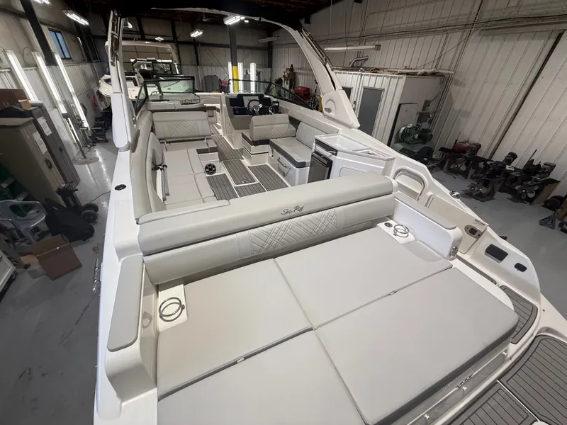 Slide: The Image of Sea Ray SDX 290 Outboard 2026 - 11