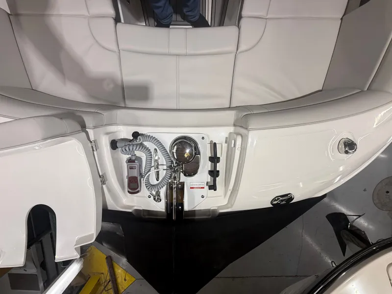 Slide: The Image of Sea Ray SDX 290 Outboard 2026 - 19