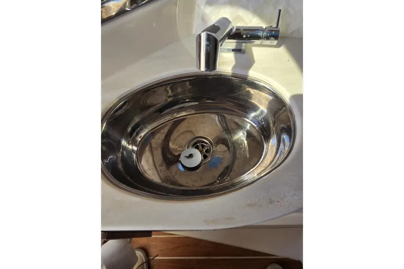 Slide: The Image of Head Sink - 26