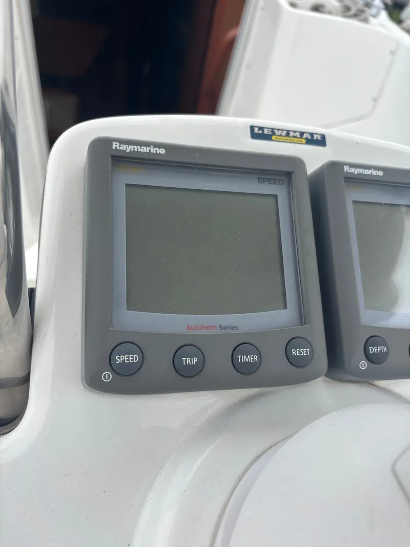 Slide: The Image of Hunter 336 2009 - 32