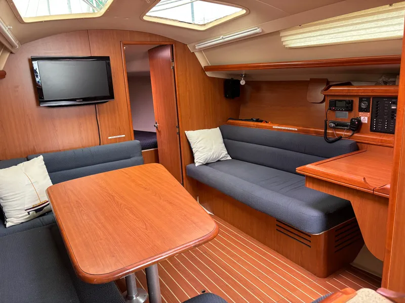 Slide: The Image of Hunter 336 2009 - 51