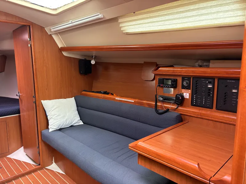 Slide: The Image of Hunter 336 2009 - 56