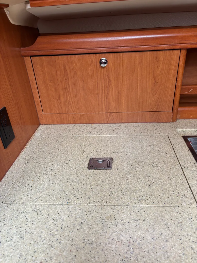 Slide: The Image of Hunter 336 2009 - 70