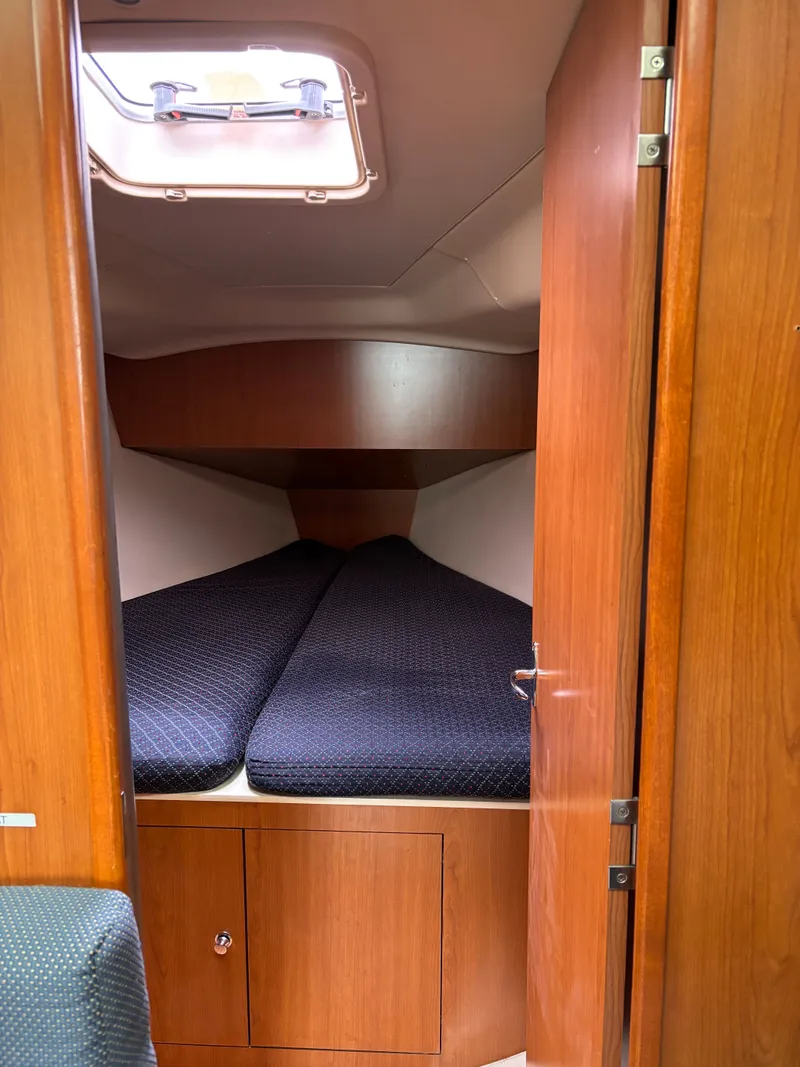 Slide: The Image of Hunter 336 2009 - 82