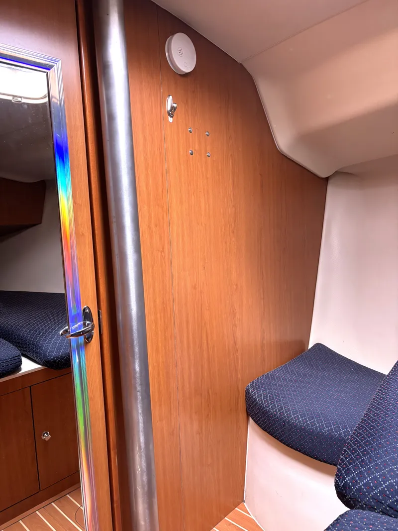 Slide: The Image of Hunter 336 2009 - 90